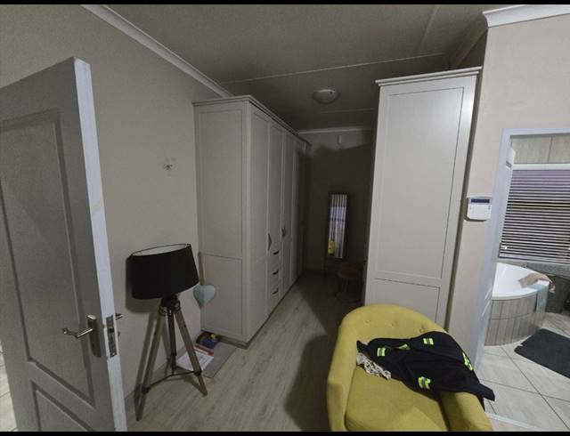 4 BEDROOM CLUSTER FOR SALE IN POMONA